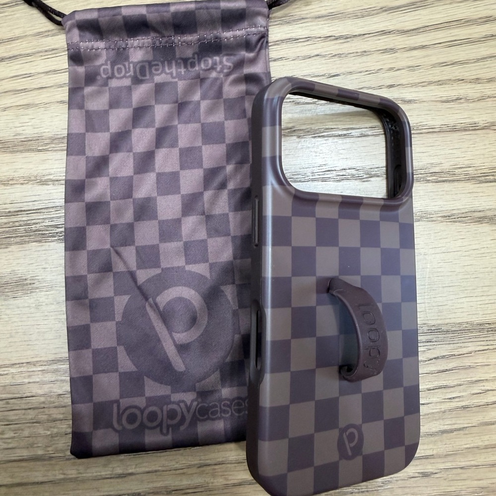 Loopy Case for iPhone 17 pro Cocoa Checkered Phone Case